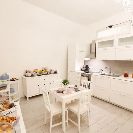 Oda ve Kahvaltı Chiaia Bridge 4*