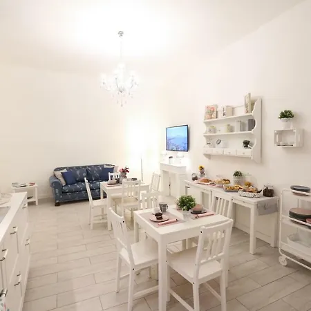 Nocleg ze śniadaniem Chiaia Bridge Neapol